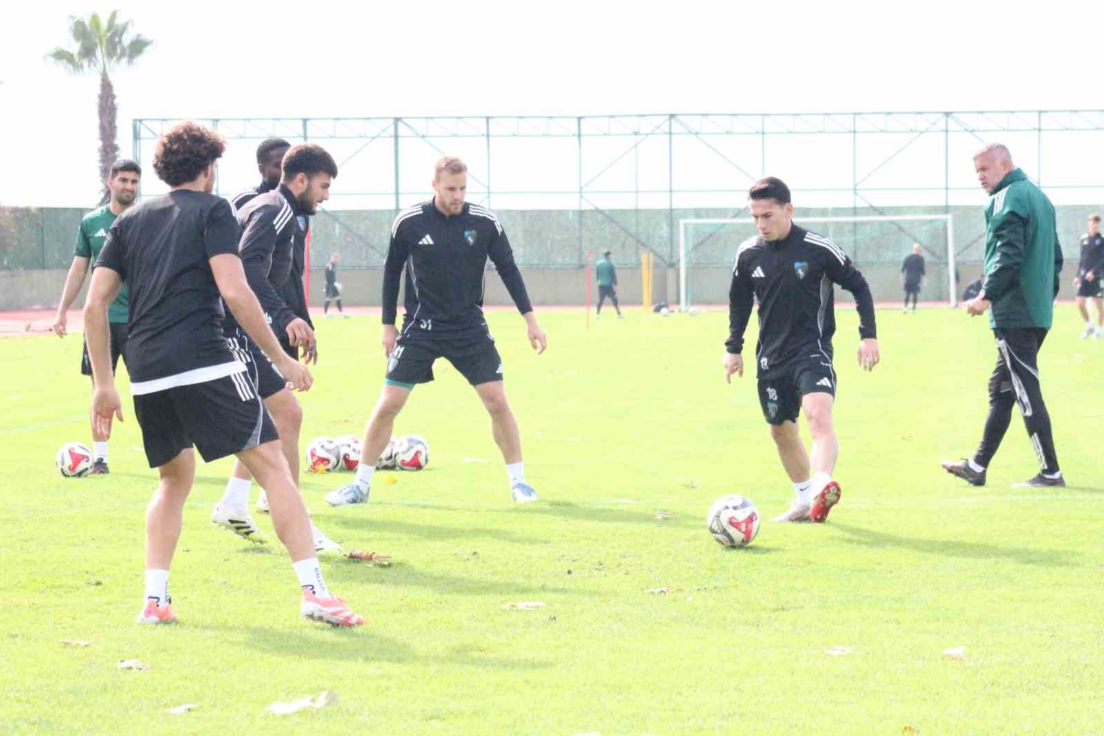 kocaelisporun basarili futbolcusu joseph nonge hocamiz nerede isterse oynarim 2 OF3sOlrs