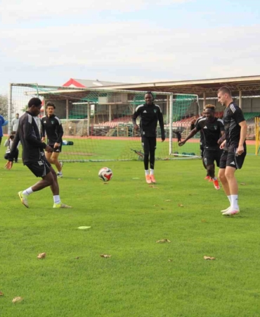 kocaelisporun-basarili-futbolcusu-joseph-nonge-hocamiz-nerede-isterse-oynarim-xLqNOSdK.jpg