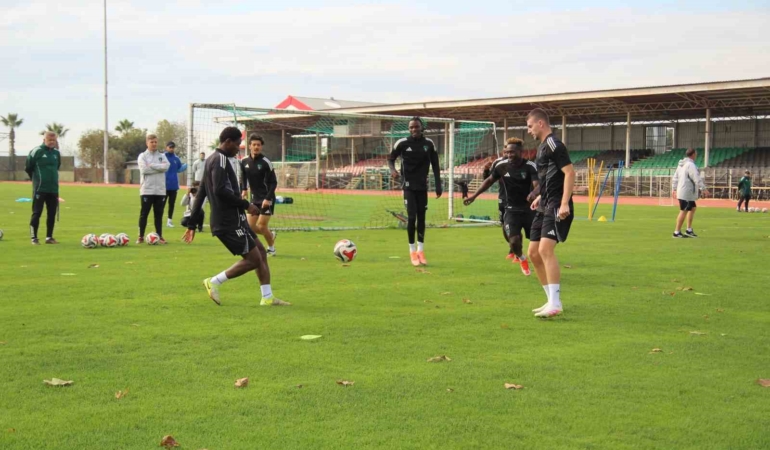 kocaelisporun-basarili-futbolcusu-joseph-nonge-hocamiz-nerede-isterse-oynarim-xLqNOSdK.jpg