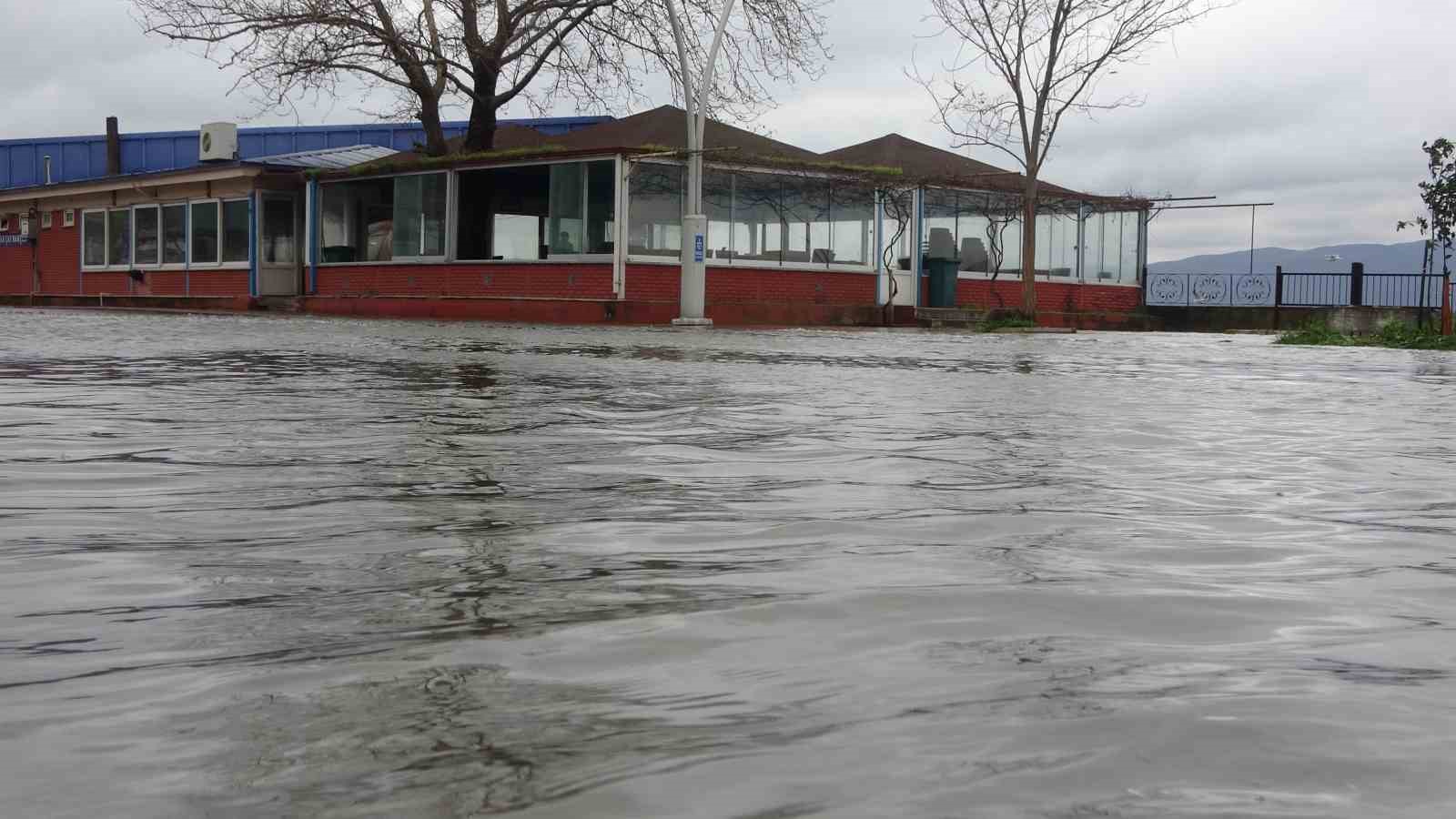 kocaeliyi lodos vurdu yollar gole dondu 2 GEVl3yWz
