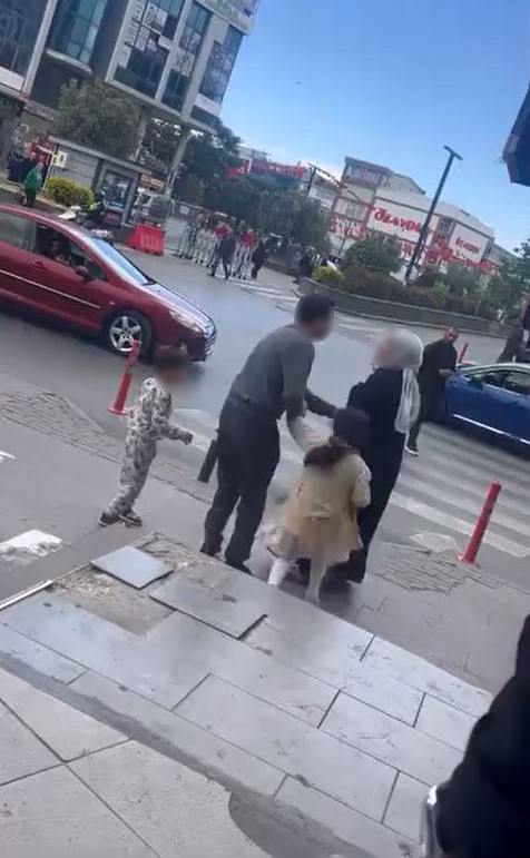 kocamla iliskin var dedi genc kizi defalarca bicakladi 1