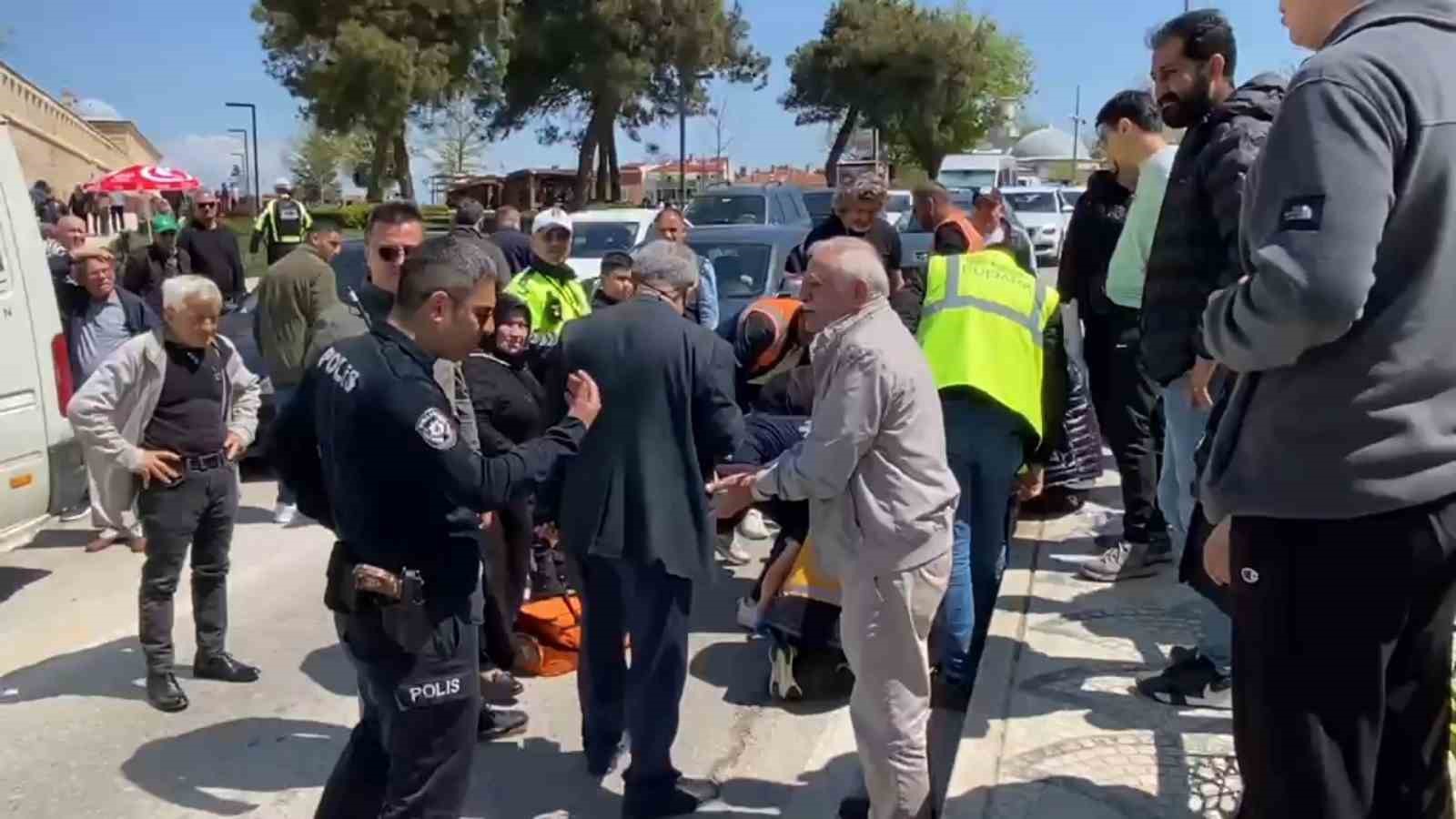 kocasi gaza basinca esi aracin altinda kaldi 3 yCZynA7R