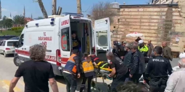 kocasi-gaza-basinca-esi-aracin-altinda-kaldi-xDYpepJN.jpg