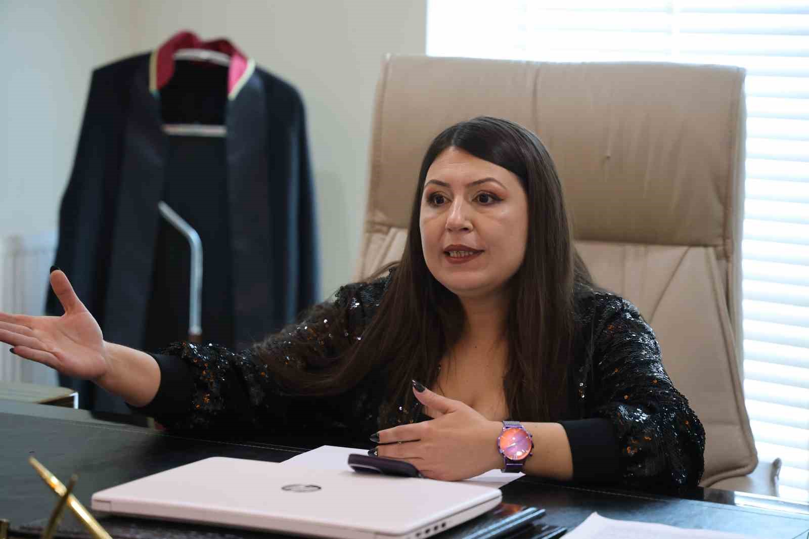 kocasi tarafindan 30 yerinden bicaklandi gorumcesi sikayetini geri cekmesini istedi 1 ZAE5FSzD