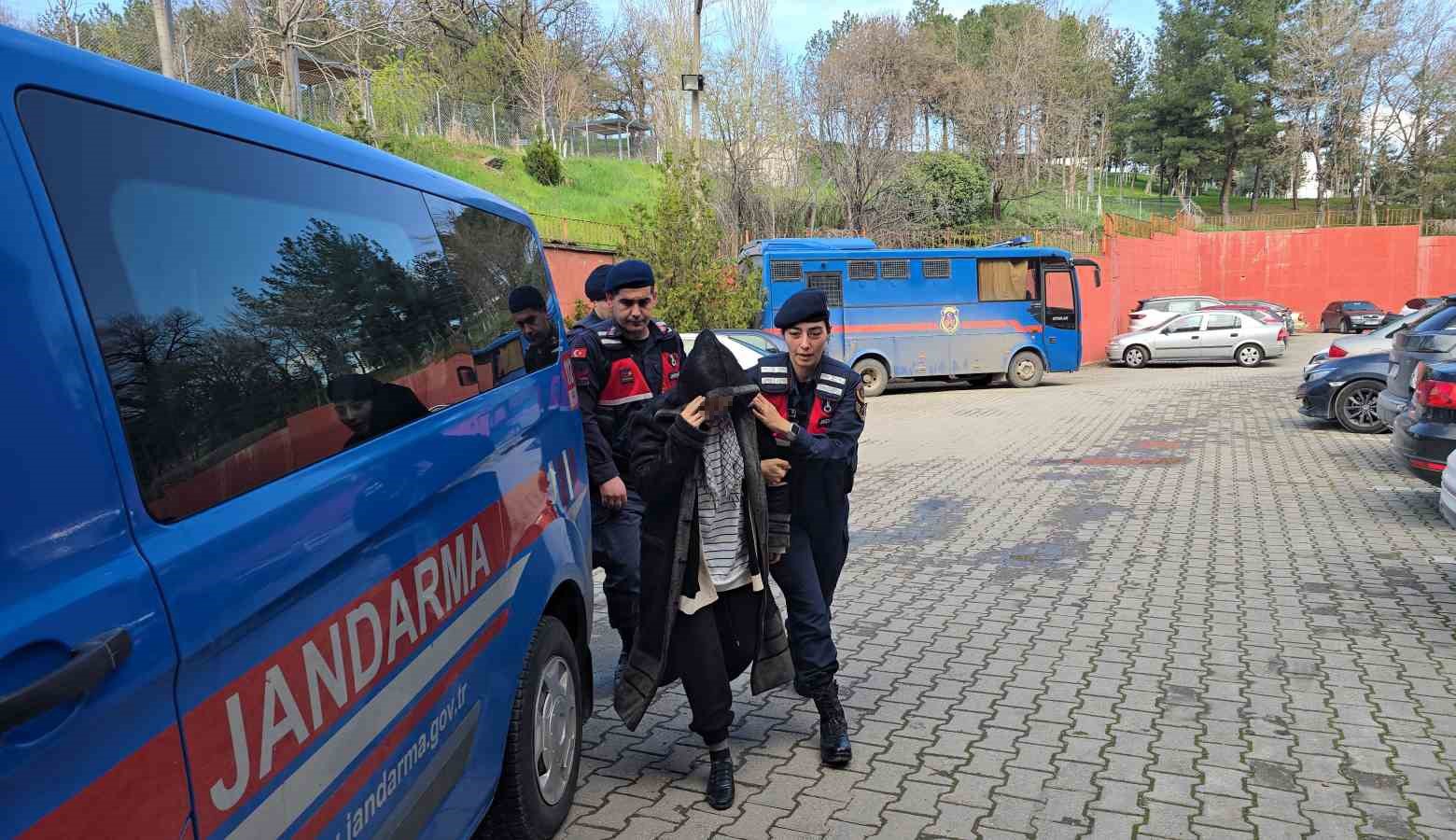 kocasi topraga kendisi de hapse girdi 3 fgv2f5XR