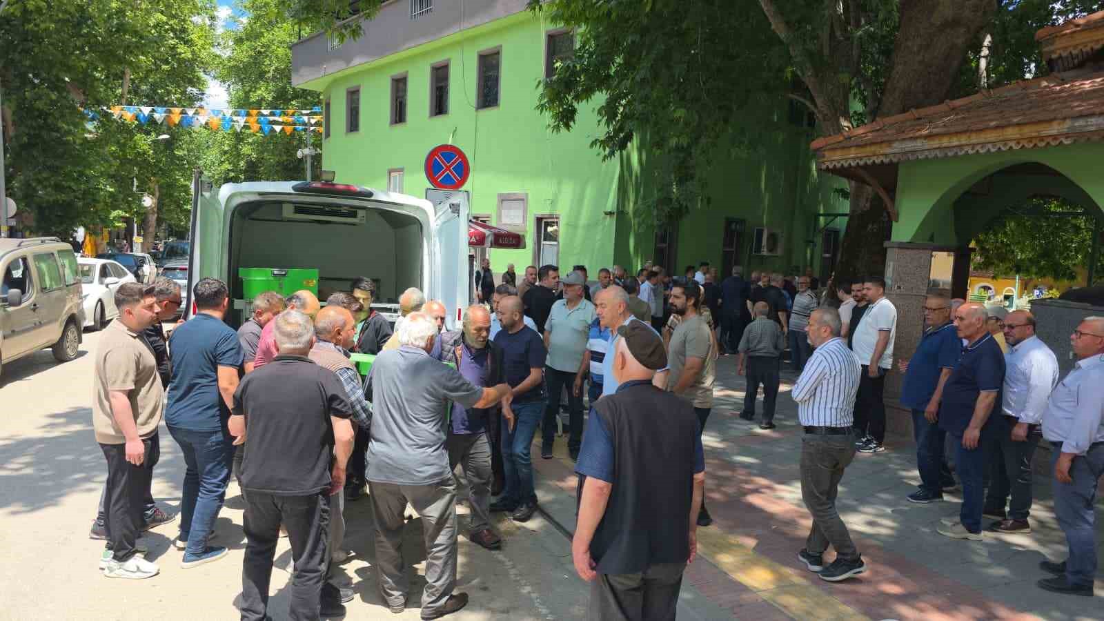 kocasinin oldurdugu aslihan ogretmen ve babasi topraga verildi 1
