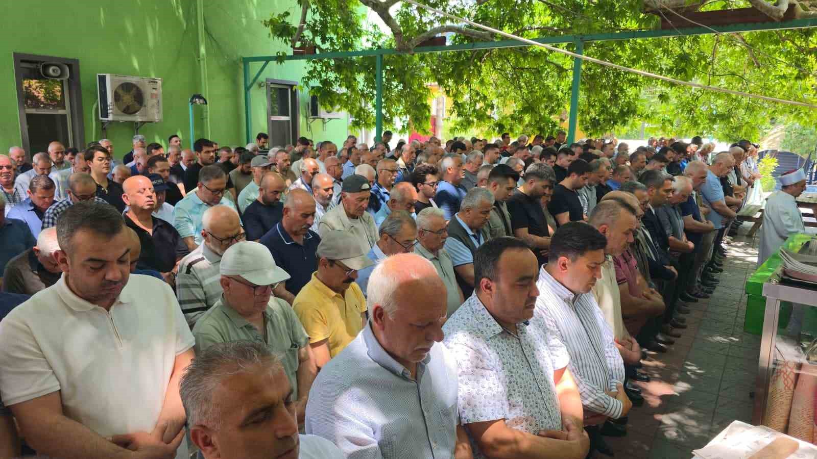 kocasinin oldurdugu aslihan ogretmen ve babasi topraga verildi 2 ymFP9ymM
