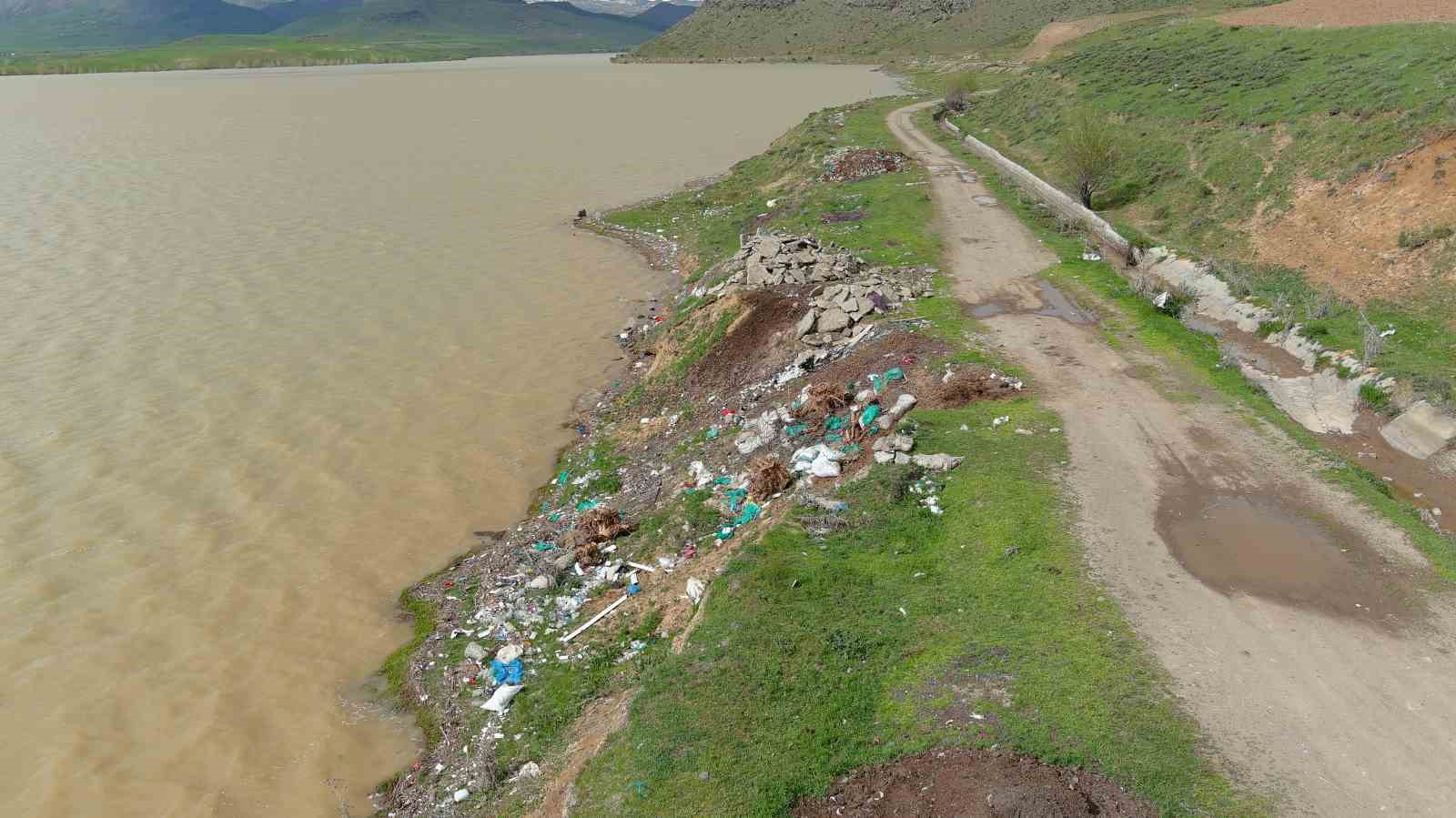 kockopru barajinda atiklar tehlike saciyor 4 uyVe3N96