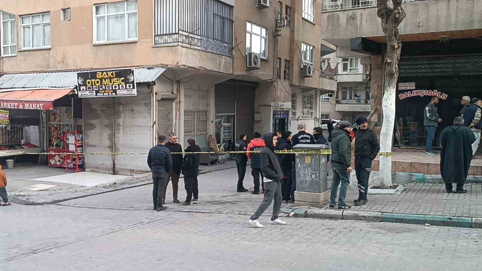 kolondan ses geldigi iddiasi binayi bosalttirdi 1 8yY6Q49R