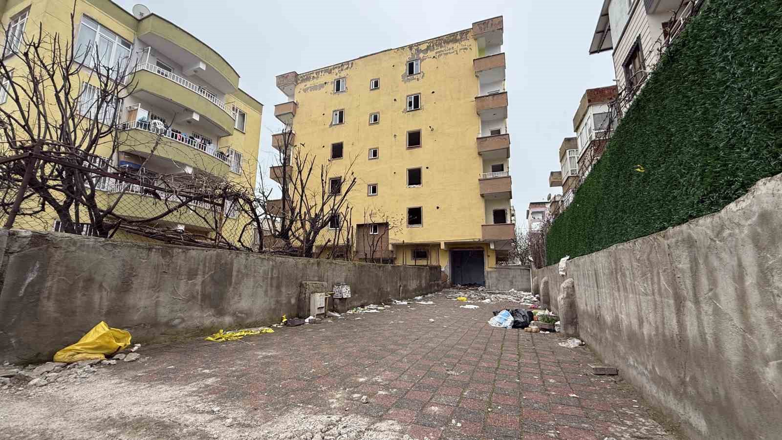 Kolonlarından çatlama sesi geldiği için tahliye edilmişti: O bina için yıkım kararı çıktı 4 kolonlarindan catlama sesi geldigi icin tahliye edilmisti o bina icin yikim karari cikti 0 MbW7pKQj