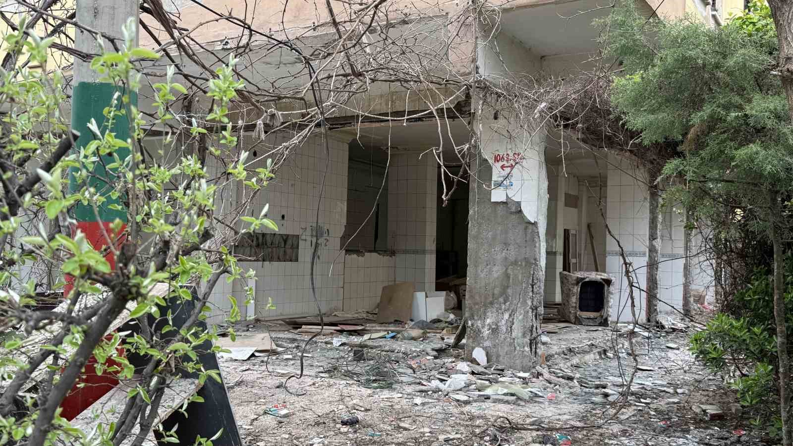 Kolonlarından çatlama sesi geldiği için tahliye edilmişti: O bina için yıkım kararı çıktı 9 kolonlarindan catlama sesi geldigi icin tahliye edilmisti o bina icin yikim karari cikti 5 wPjAfirz