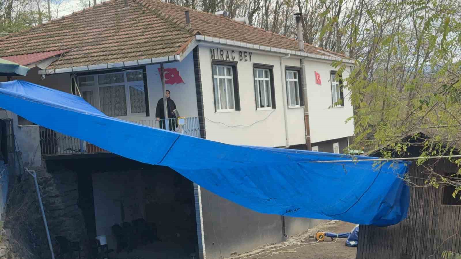 kolunu silaj makinesine kaptiran cocuk hayatini kaybetti 5 eqtYYXTl