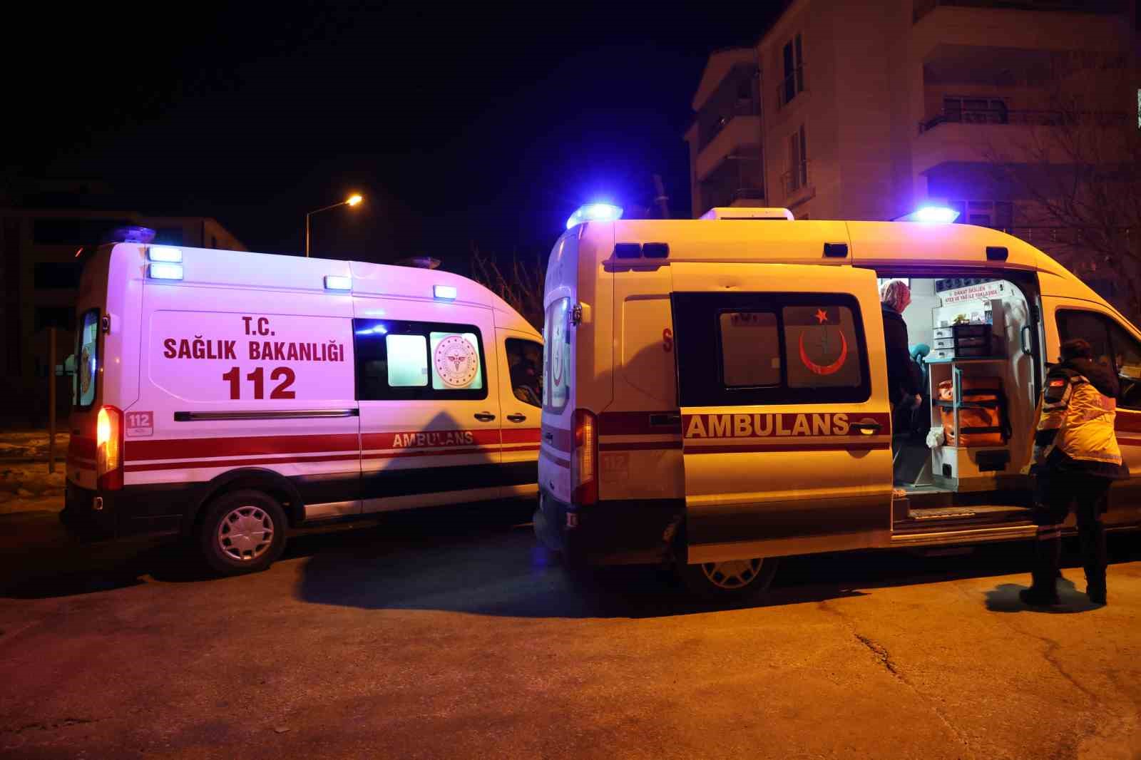 Kombi bacası yerinden çıktı: 8 kişi doğal gazdan zehirlendi 6 kombi bacasi yerinden cikti 8 kisi dogal gazdan zehirlendi 2
