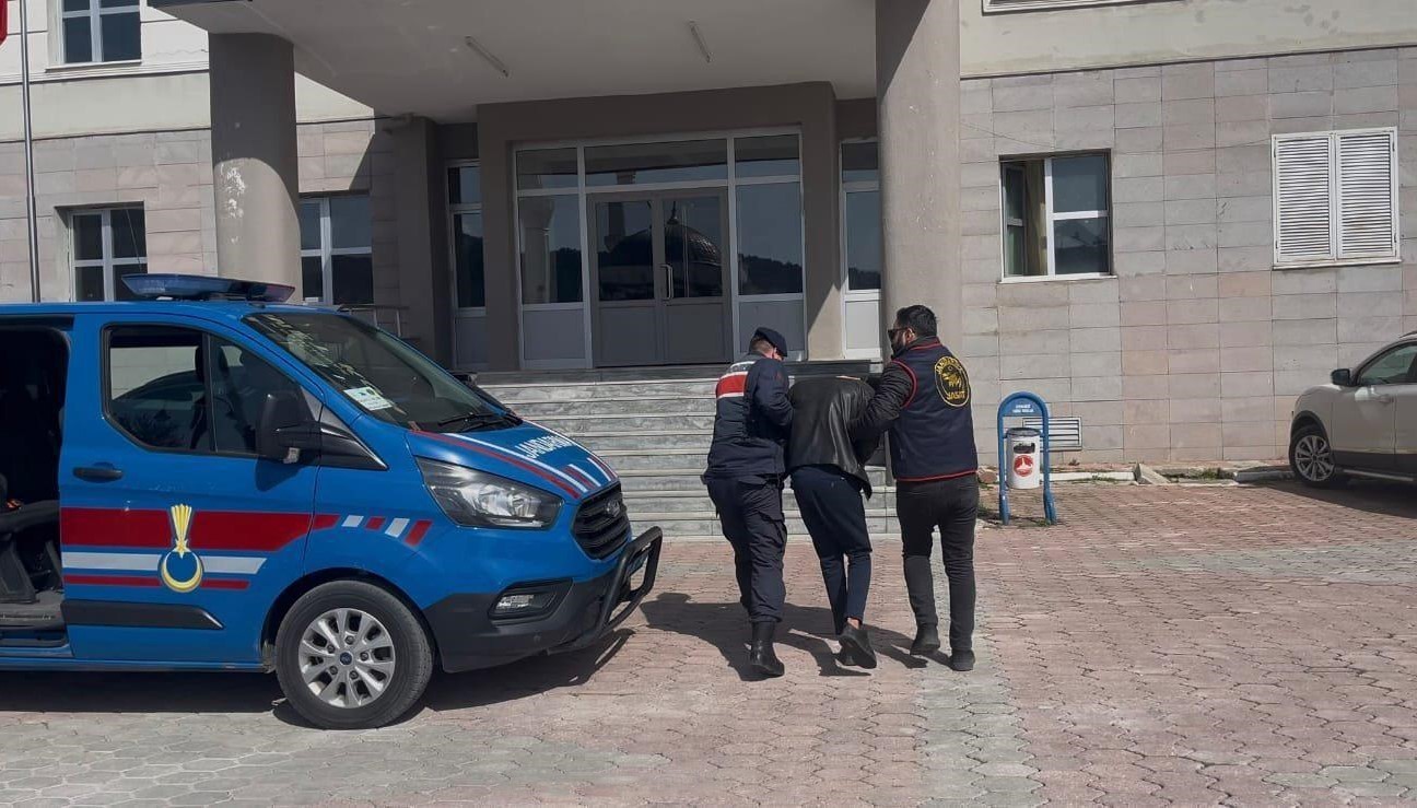 komiserim yalaniyla 1 milyon tl dolandiran 2 supheli tutuklandi 0 k4c2rkmN