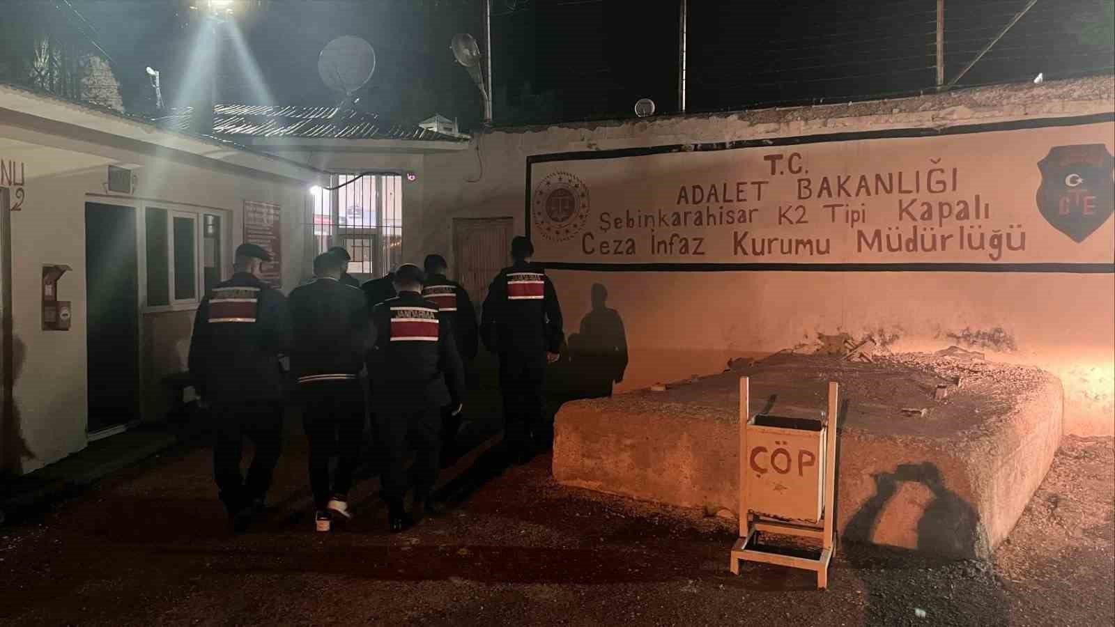 komiserim yalaniyla 1 milyon tl dolandiran 2 supheli tutuklandi 1 MC4Fbkk2
