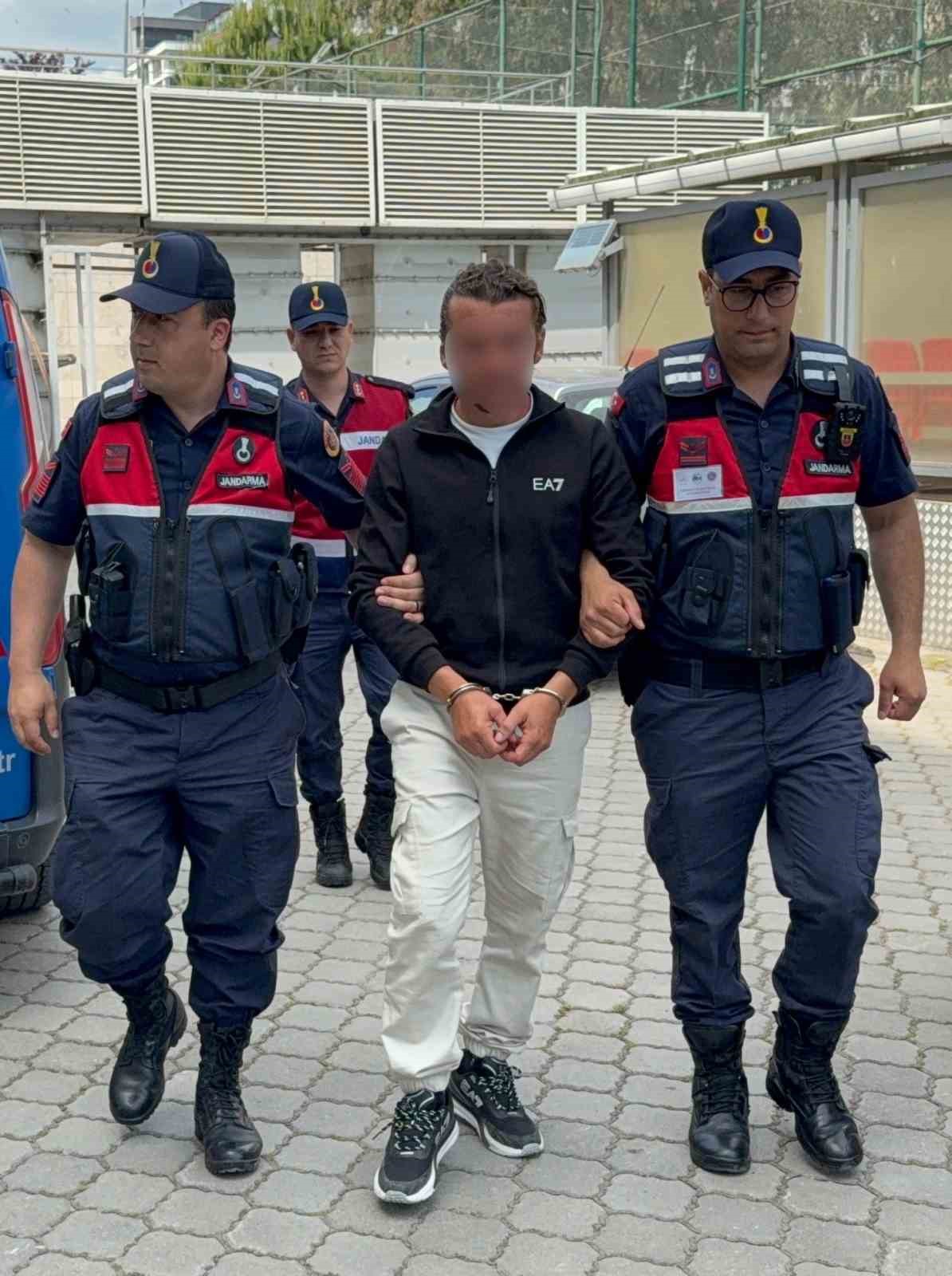 Komşu kavgasına adli kontrol 5 komsu kavgasina adli kontrol 1 ummhyKl5