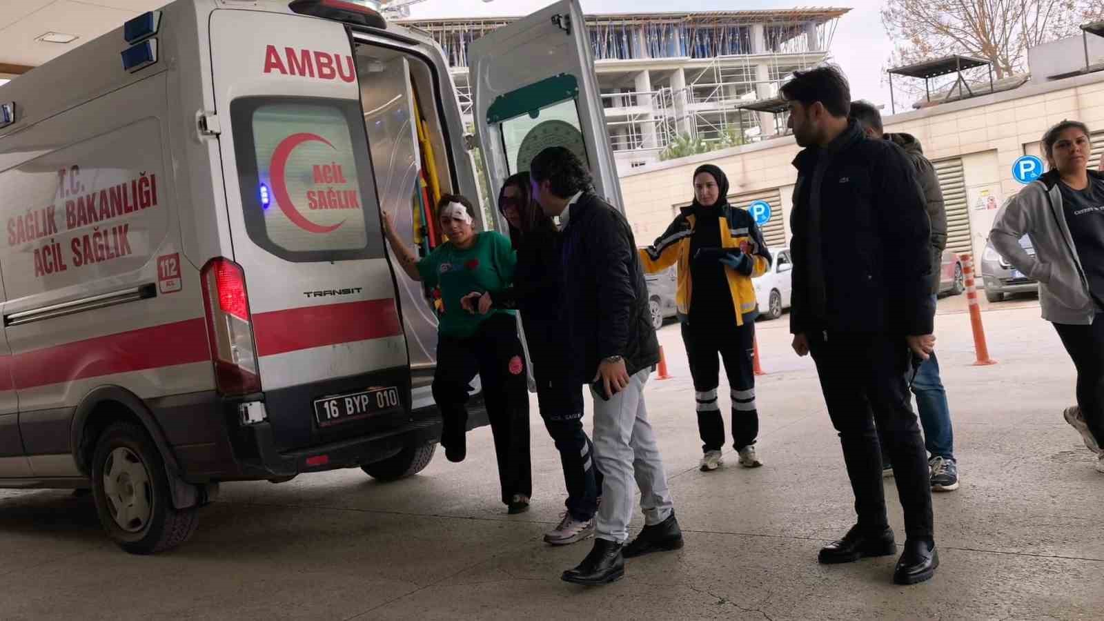komsu kavgasinda 2 kadin yaralandi 2 nwwVgZdi