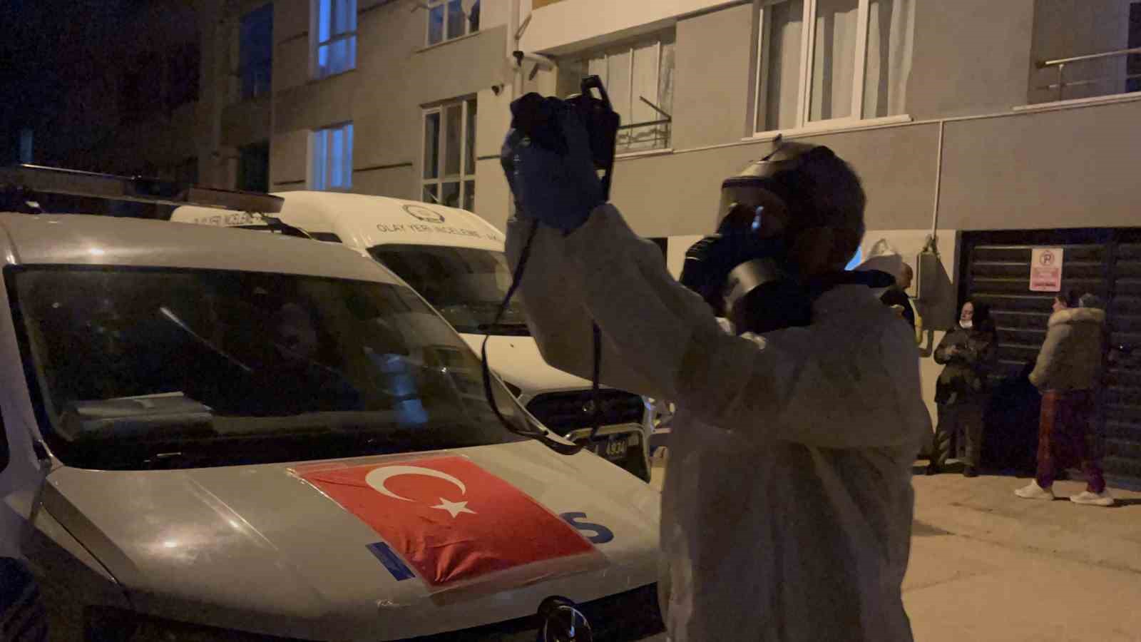 komsularin kokulardan rahatsiz oldugu daireden genc adamin cesedi cikti 0 iXeH2Z32