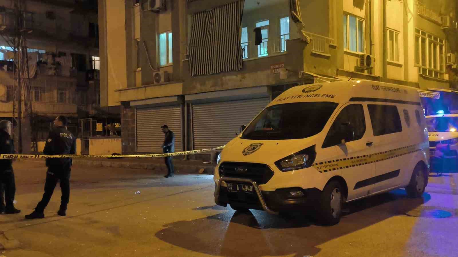 Komşuların tartışması silahlı kavgaya dönüştü: 2 yaralı 15 komsularin tartismasi silahli kavgaya donustu 2 yarali 11 9RMuLbtt