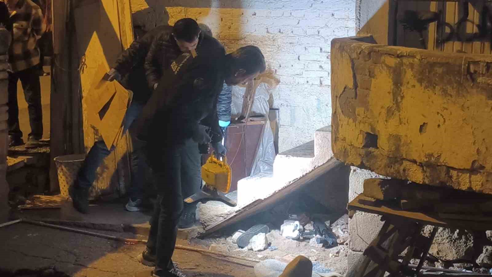Komşuların tartışması silahlı kavgaya dönüştü: 2 yaralı 6 komsularin tartismasi silahli kavgaya donustu 2 yarali 2 WUnwfnuM