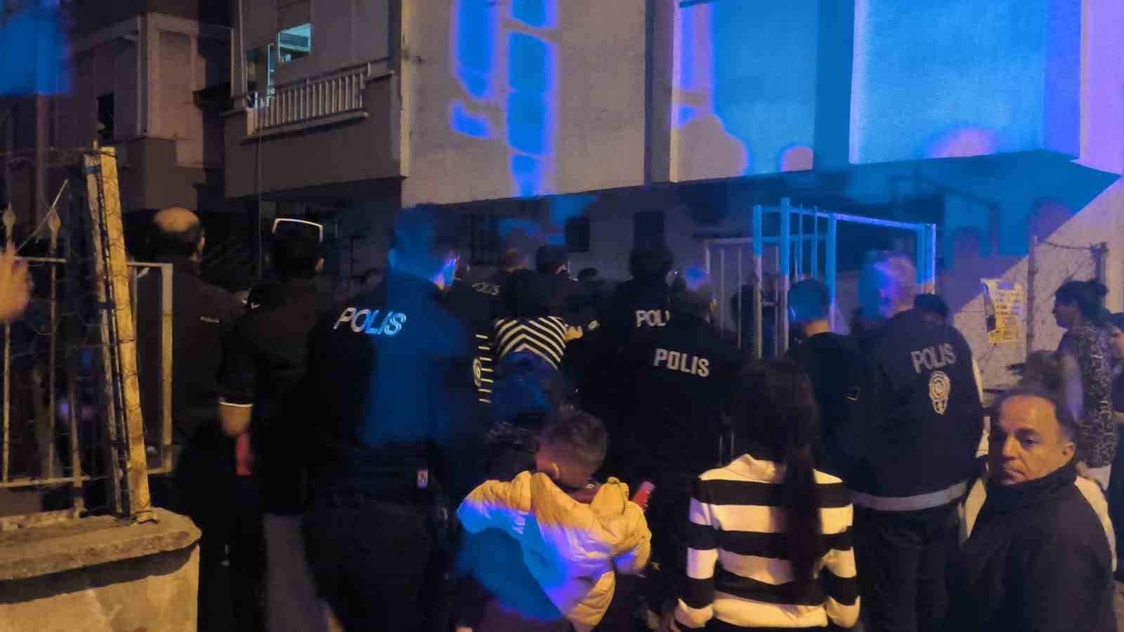 Komşuların tartışması silahlı kavgaya dönüştü: 2 yaralı 10 komsularin tartismasi silahli kavgaya donustu 2 yarali 6 6zA1yBHg
