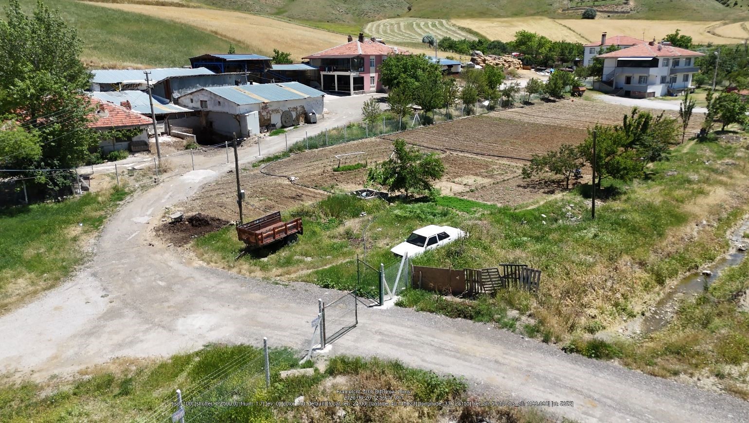 komsunun kurdugu citlerden dolayi evine gidecek yol kalmadigini iddia etti 1 YcMNRw5e