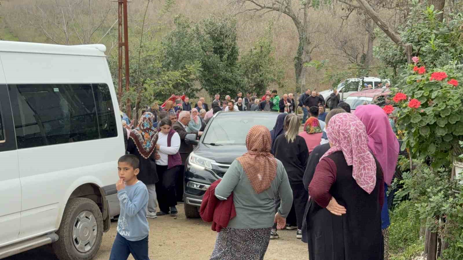 komsusuna agac kesiminde yardim ederken hayatini kaybetti 4 EfjgzSCc