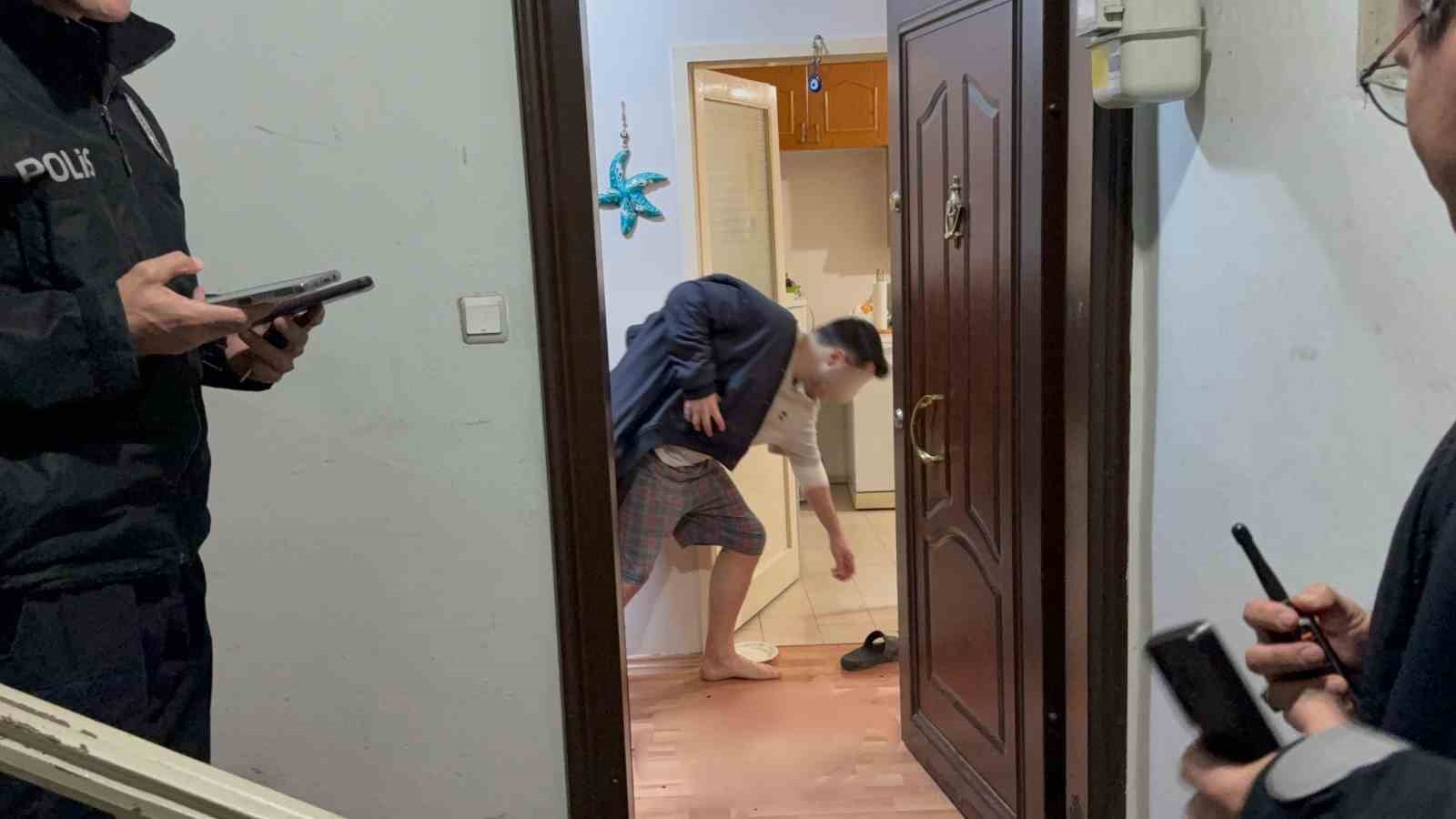 komsusunun baltali saldirisindan babasini kurtardi kendi yaralandi 2 XvClukXh