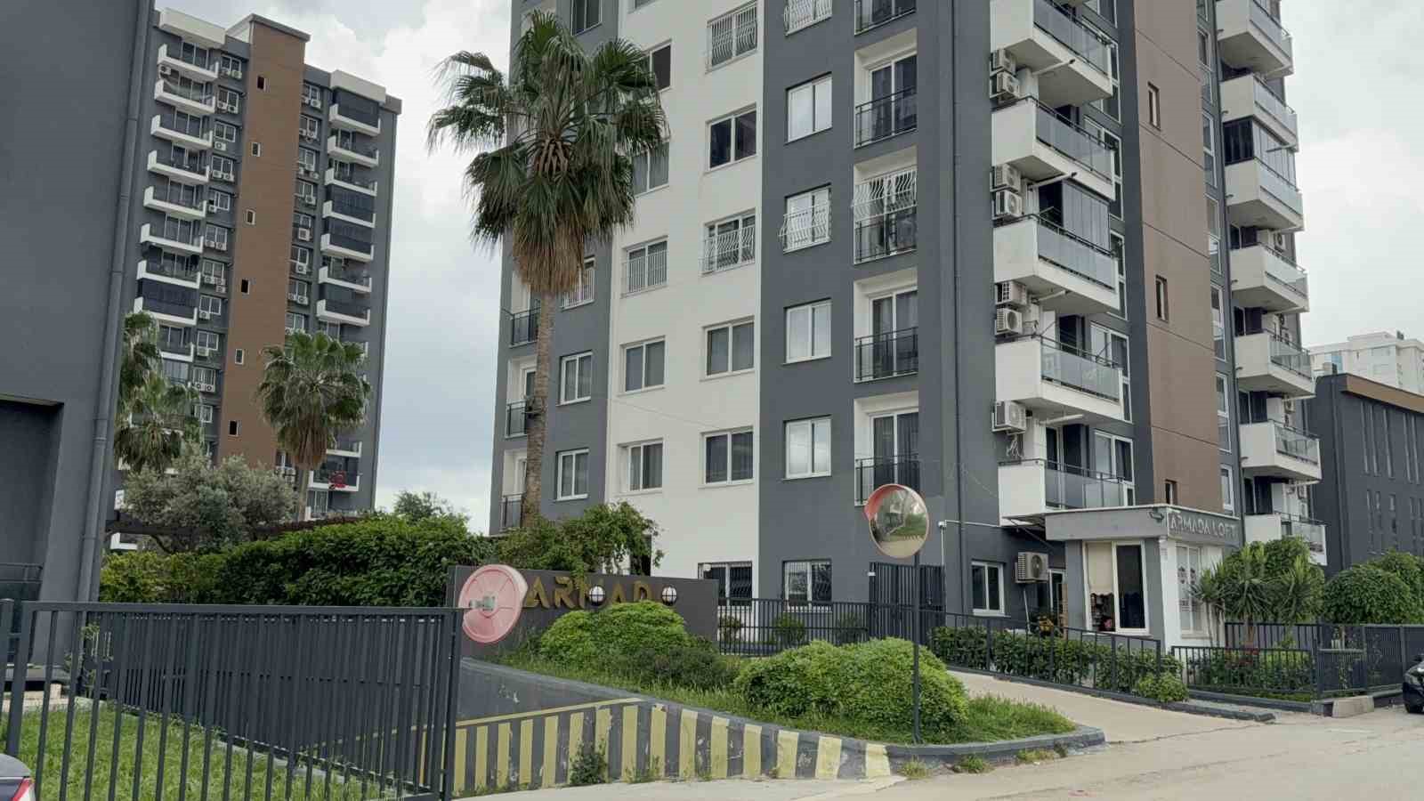 Komşusunun evine kurşun yağdıran şüpheli, 500 saatlik kamera incelemesiyle yakalandı 7 komsusunun evine kursun yagdiran supheli 500 saatlik kamera incelemesiyle yakalandi 3 345k8vfU