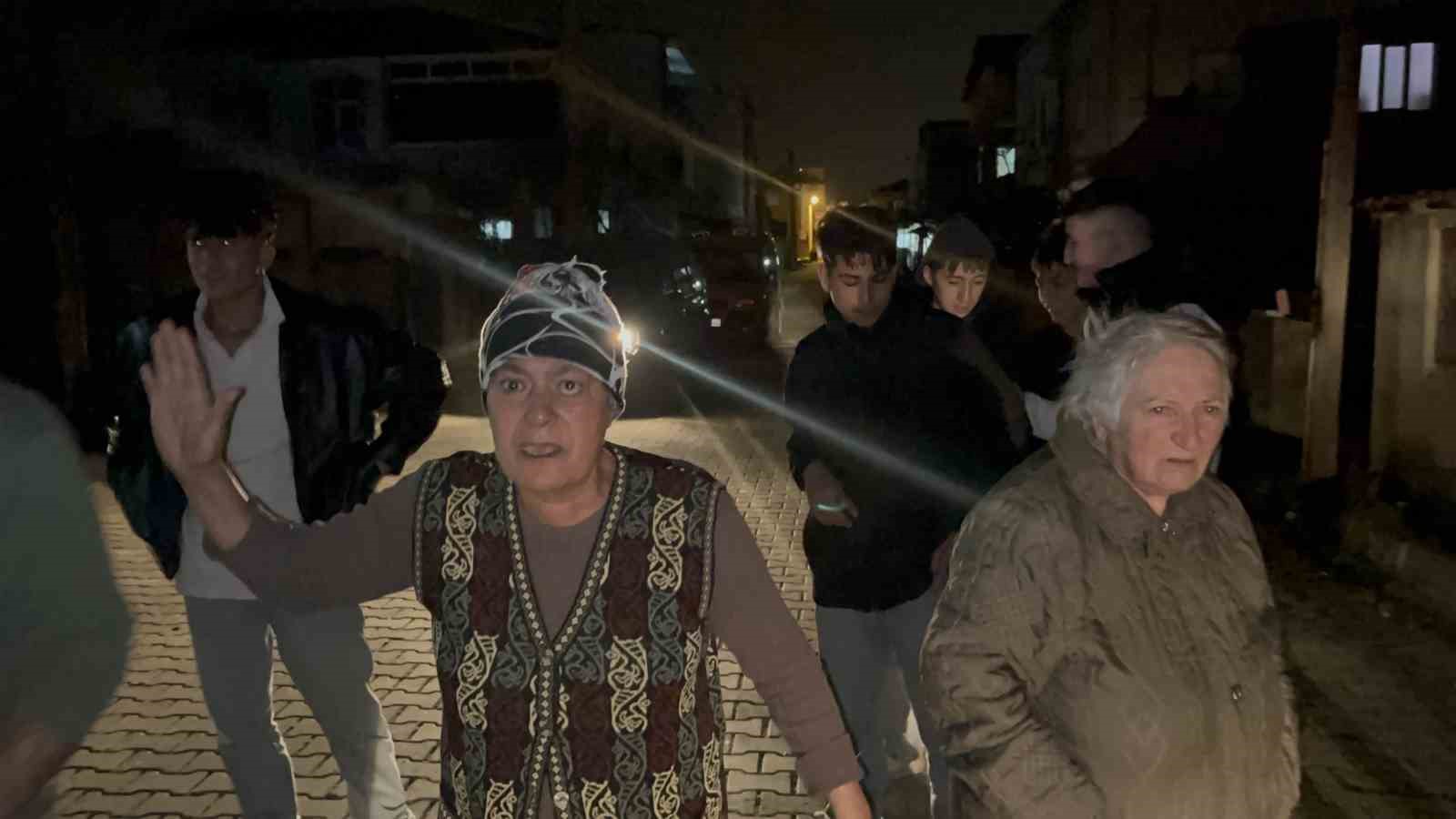 komsusunun yaktigi mangal yasli kadini cilgina cevirdi ucuracak bizi havaya 0