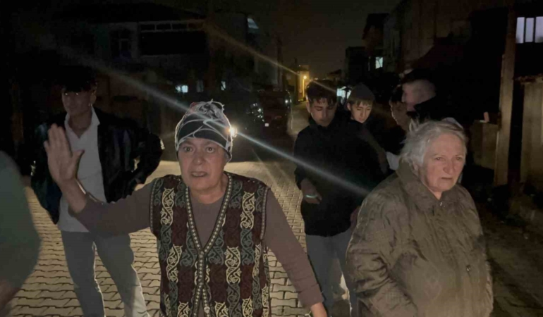 komsusunun-yaktigi-mangal-yasli-kadini-cilgina-cevirdi-ucuracak-bizi-havaya-yakljLwq.jpg