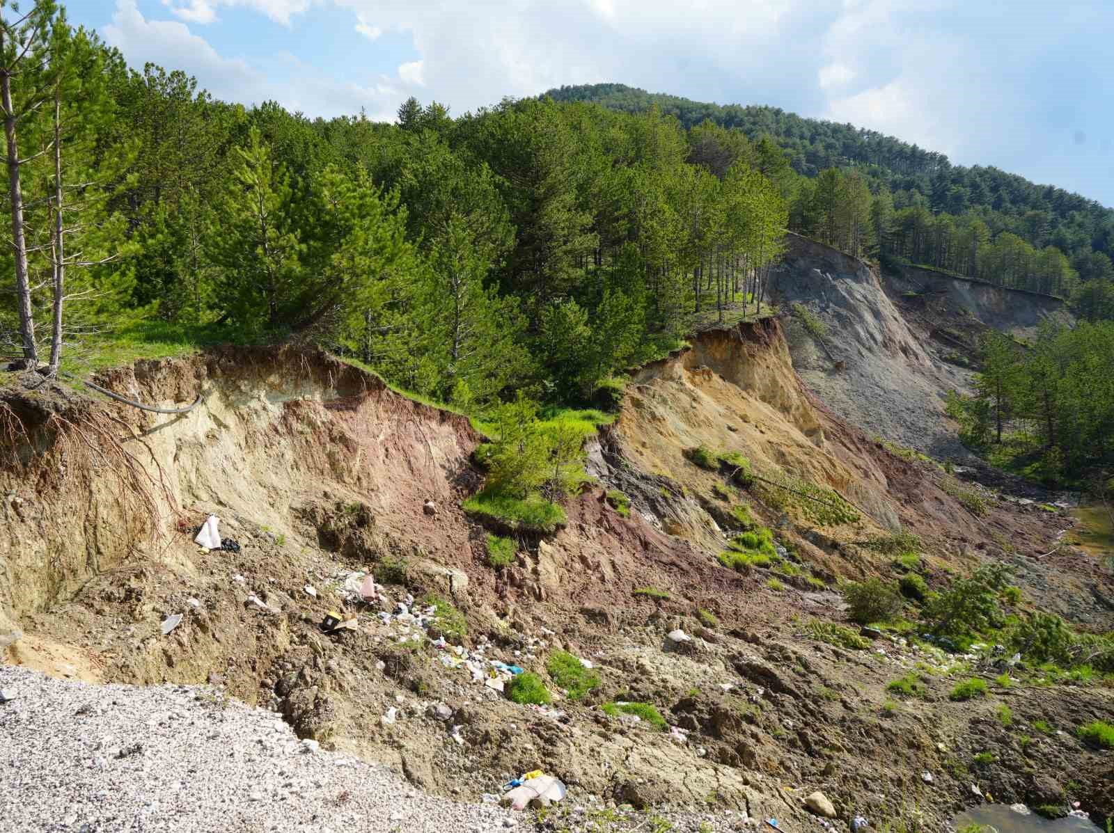komur madeninin bulundugu alandaki heyelanlar koyluleri tedirgin ediyor 10 7RECjMr7