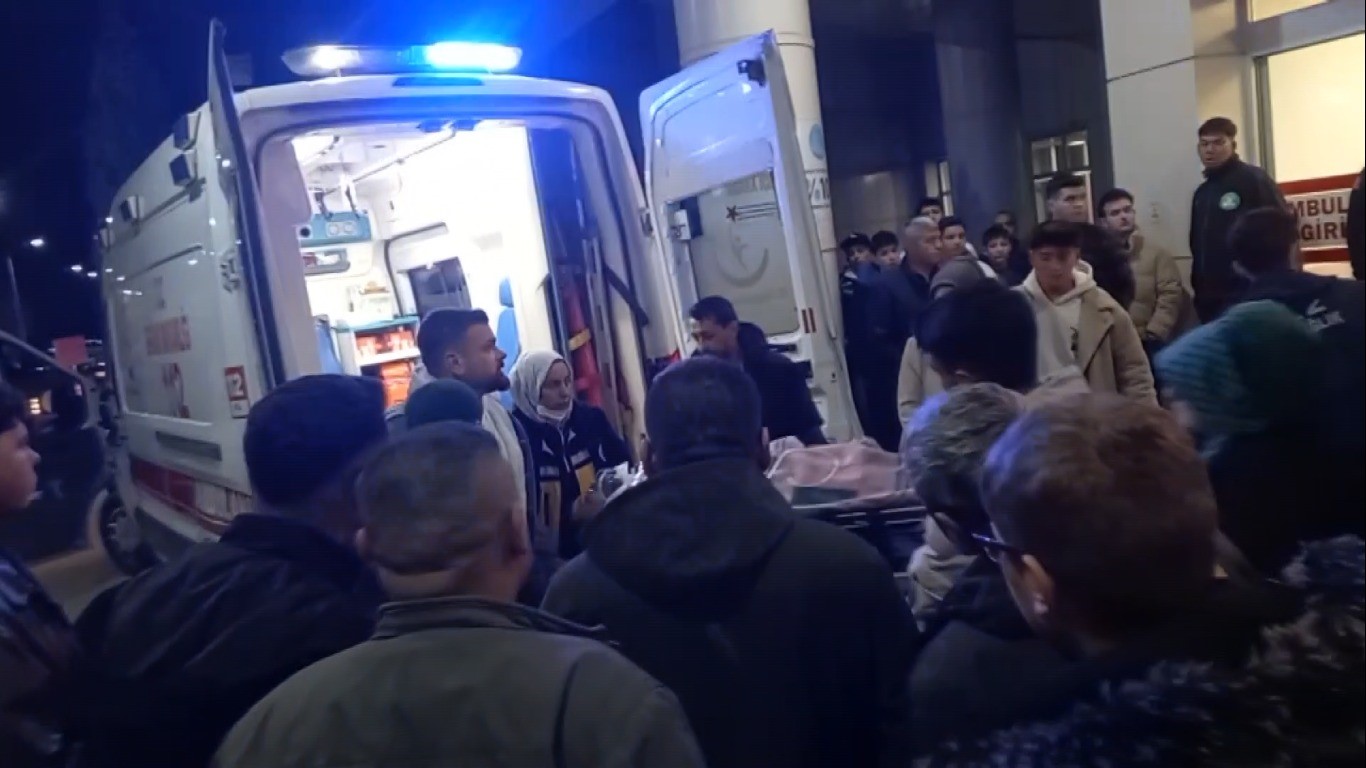 komur ocaginda karbonmonotsit zehirlenmesi 7 isci hastaneye kaldirildi 0 XeZLfdp2