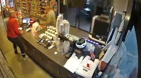 komur yuklu tir benzinlige boyle daldimarkette alisveris yapan 2 cocuk babasi hayatini kaybetti 2 F7p9raFK