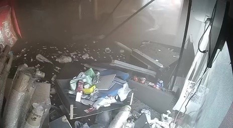 komur yuklu tir benzinlige boyle daldimarkette alisveris yapan 2 cocuk babasi hayatini kaybetti 6 arCj2SeD