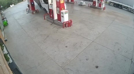 komur yuklu tir benzinlige boyle daldimarkette alisveris yapan 2 cocuk babasi hayatini kaybetti 8 SAr1HqSY