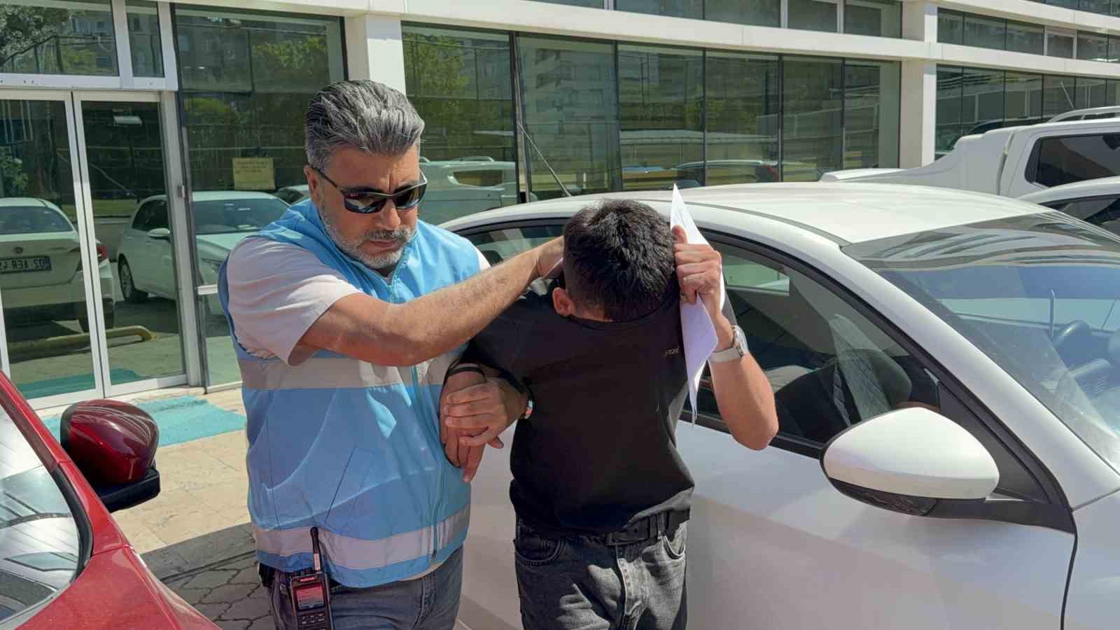 konserdeki bicakli saldirida yeni gelisme sucunu itiraf eden cocuk tutuklandi 0 FWAT2qXE