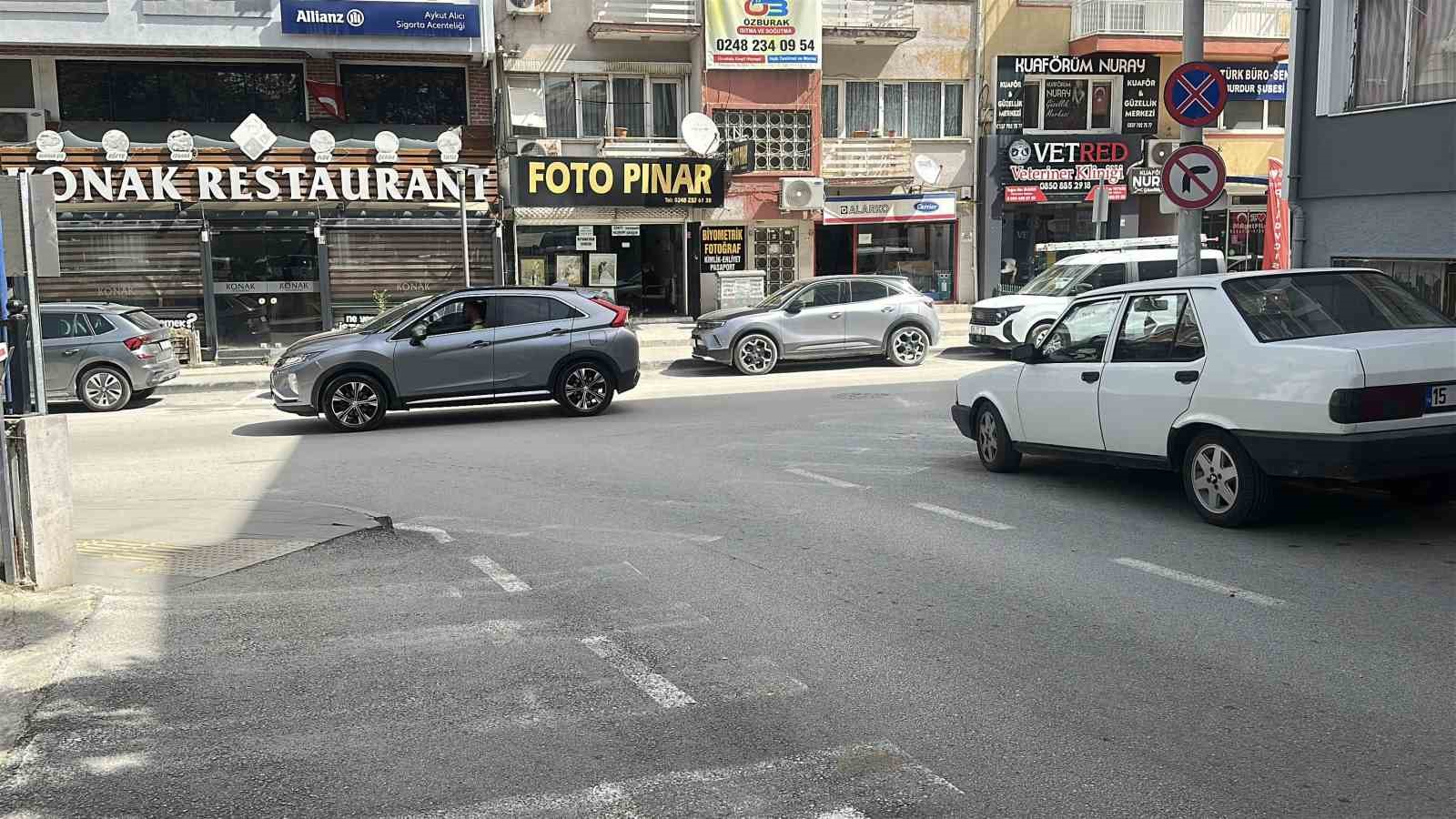 kontak anahtari uzerinde birakilan taksiyi alip kacmaya calisti koseyi donemeden yakalandi 2 ndDXi92J
