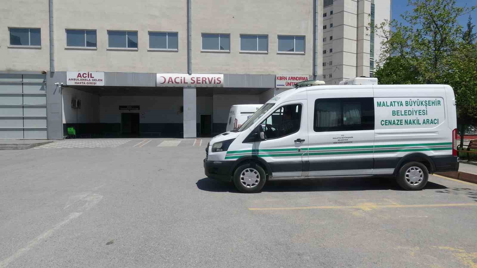 konteynerden dustu hastanede hayatini kaybetti 3 whbnkFLN