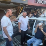 kontrol-cikan-otomobil-iki-is-yerine-carpti-1-yarali-8eGm1uWy.jpg