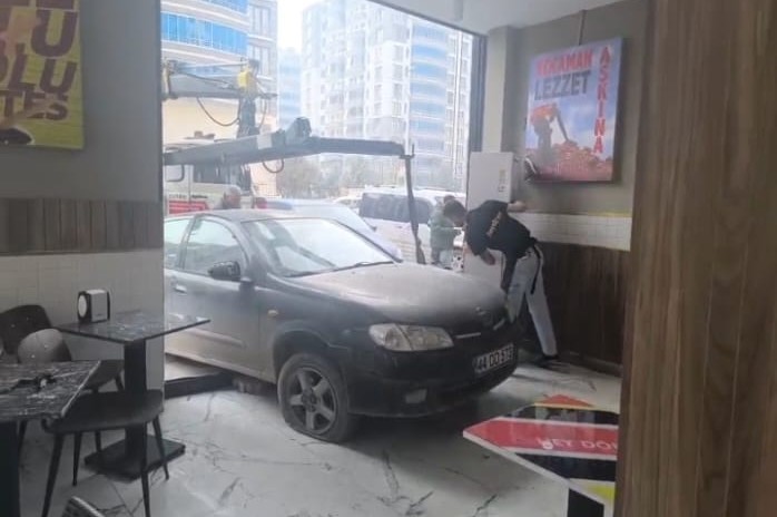 kontrolden cikan arac donerciye girdi 1
