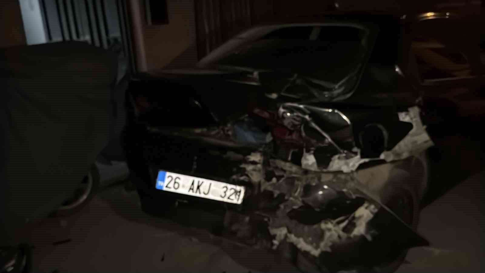 kontrolden cikan arac park halindeki motosiklet ve arabaya carpti o anlar kamerada 1 ZCucZ1av