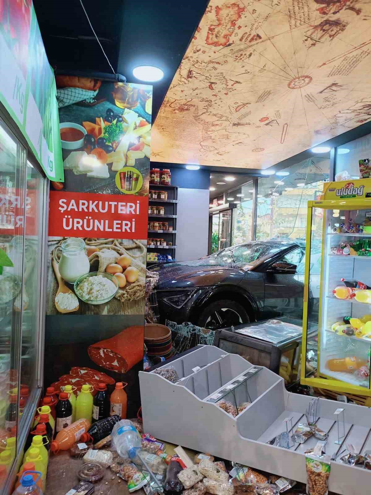 kontrolden cikan cip sarkuteriye daldi kil payi kurtulus kamerada 5 9mJvluIf