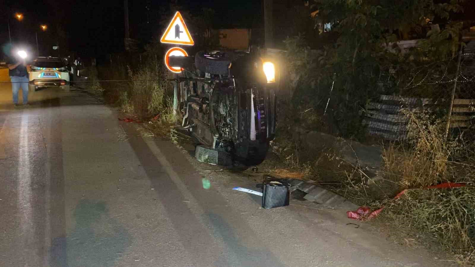 Kontrolden çıkan cip takla attı: 2 yaralı 6 kontrolden cikan cip takla atti 2 yarali 2 IvARP7gn