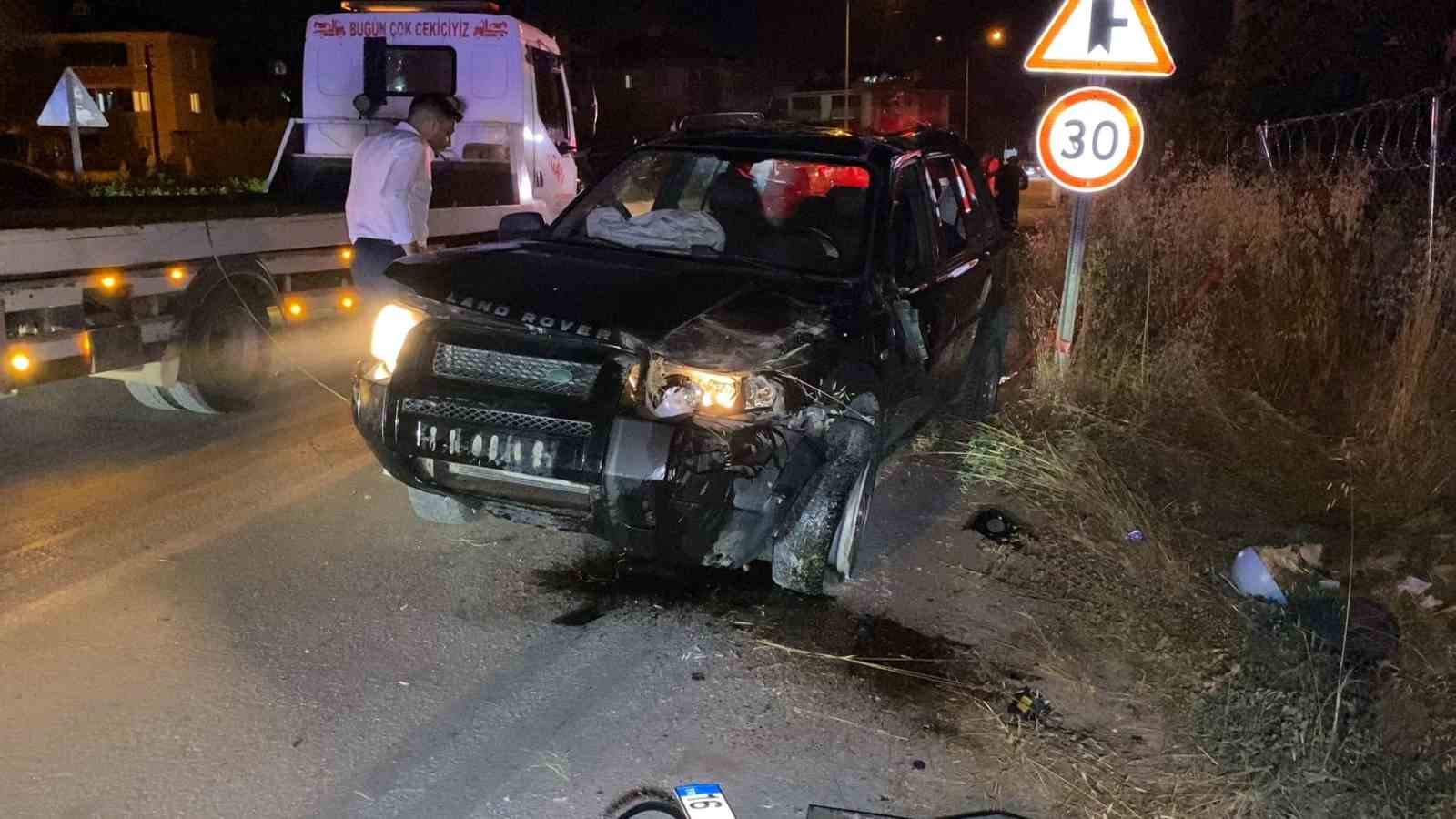 Kontrolden çıkan cip takla attı: 2 yaralı 7 kontrolden cikan cip takla atti 2 yarali 3 1lIDDOt7