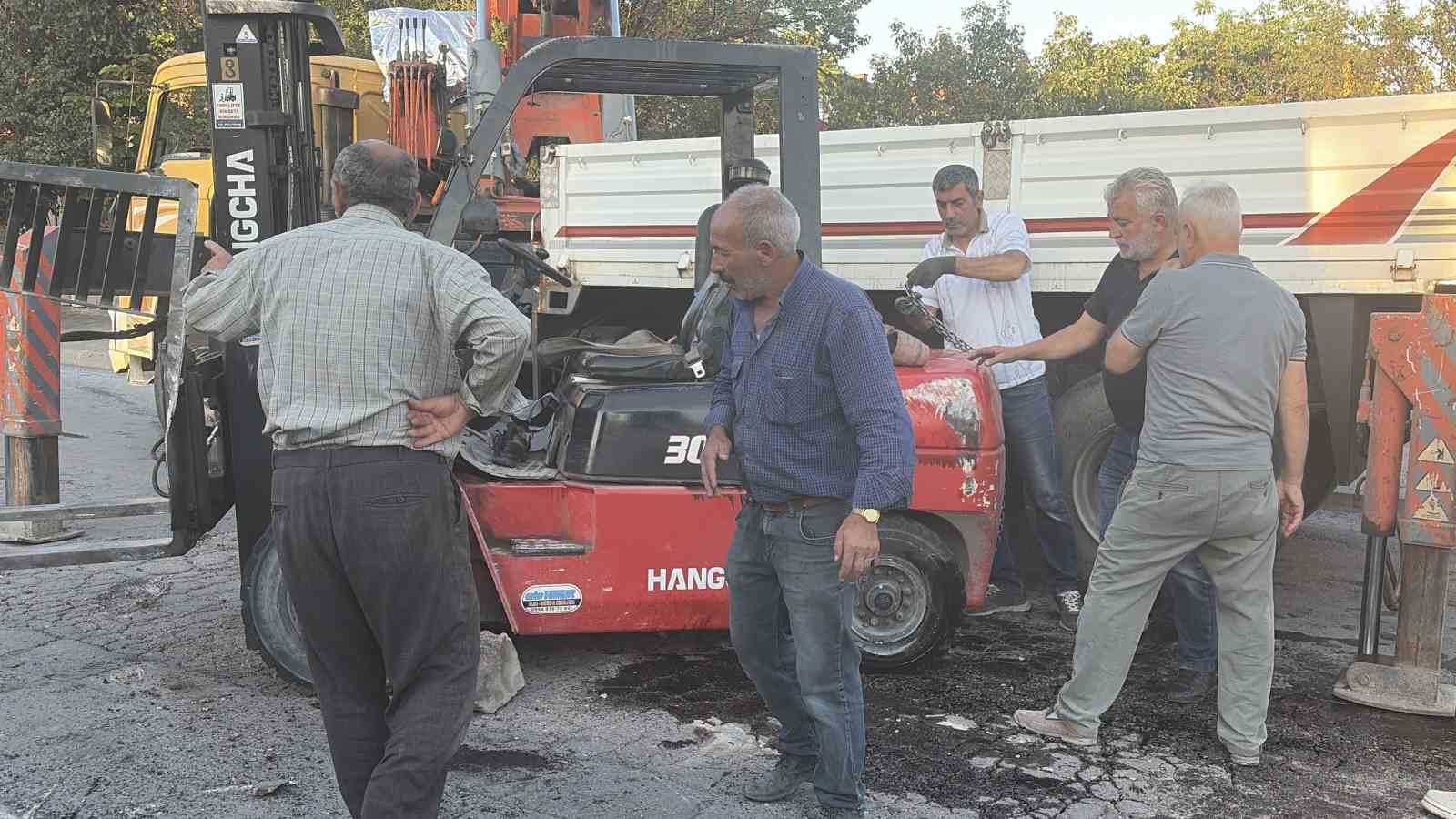 kontrolden cikan forklift yan yatti 1 yarali 2 nC1EOZ82