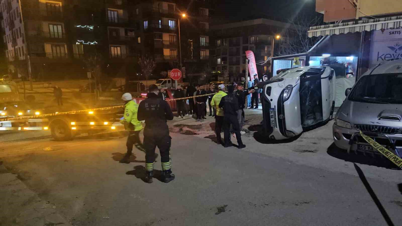 kontrolden cikan hafif ticari arac markete daldi 2 yarali 3 JIgRjQYN