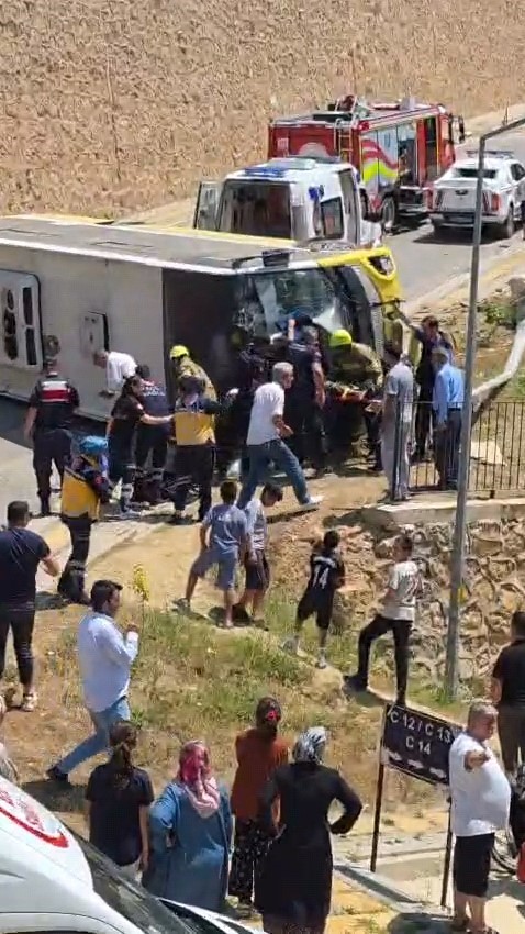 kontrolden cikan halk otobusu devrildi 1 yarali 3 19AfLLKp