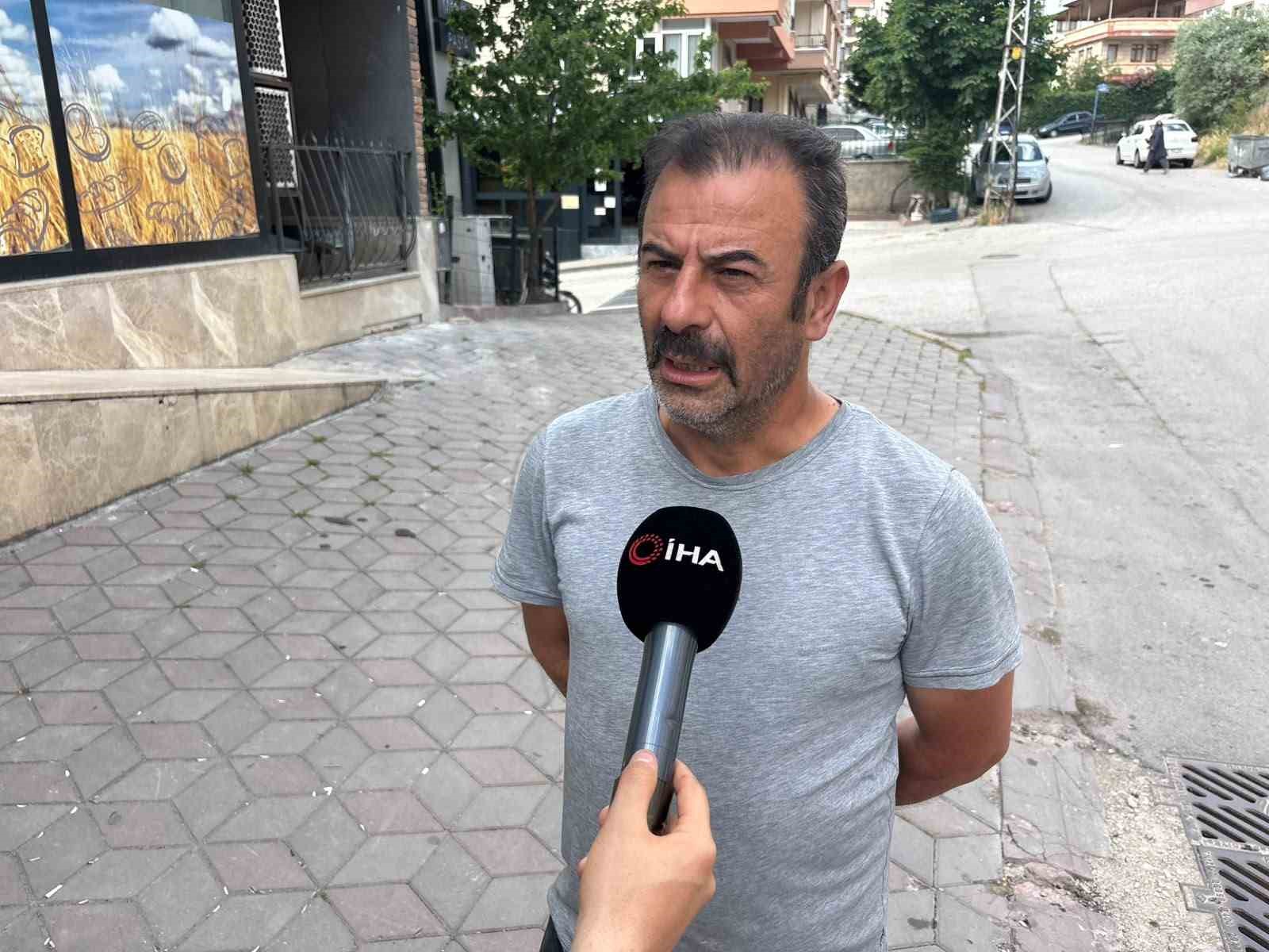 Kontrolden çıkan kamyoneti içine atlayarak durdurmayı başaran fırıncı facianın önüne geçti 5 kontrolden cikan kamyoneti icine atlayarak durdurmayi basaran firinci facianin onune gecti 1 P4BJ1fkp