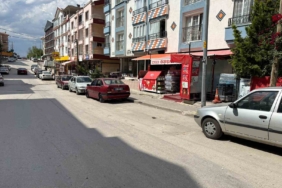 kontrolden-cikan-kamyoneti-icine-atlayarak-durdurmayi-basaran-firinci-facianin-onune-gecti-ymNj7tsh.jpg